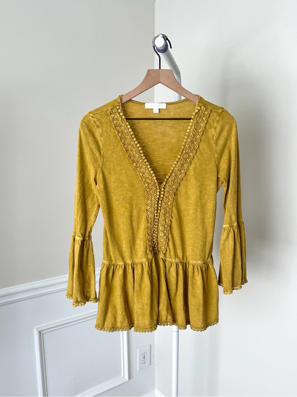 Eri & Ali ANTHROPOLOGIE Crochet Lace Boho V Neck Slub Peplum Top Women’s Medium